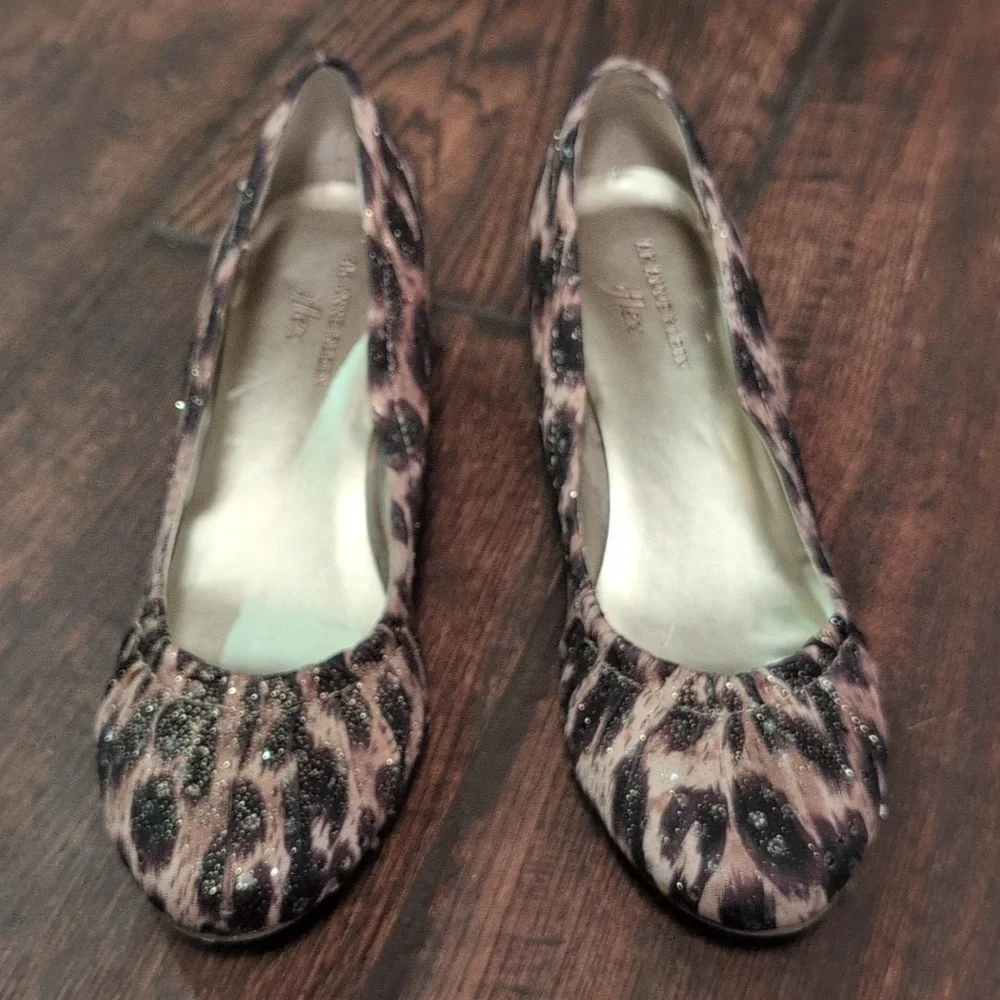 AK Anne Klein iflex Otello Sparkle Leopard Print Sequin Wedge Heels - Women's 8
